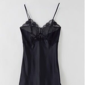 NWOT RARE SOLD OUT Vintage Victoria’s Secret Silk Slip Dress in Black Size M
